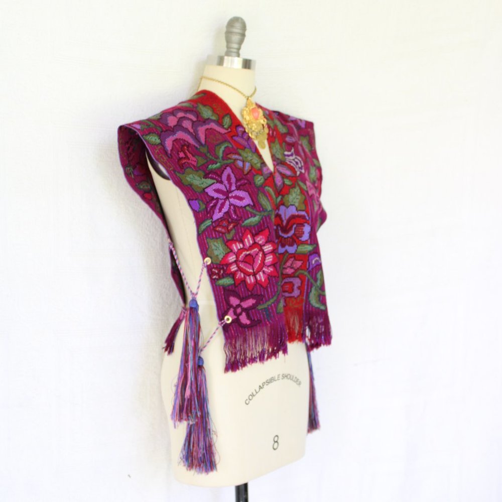 SOLD Vintage Needlepont tassel fringe woven ethnic floal aztec vest poncho - Picture 3 of 10